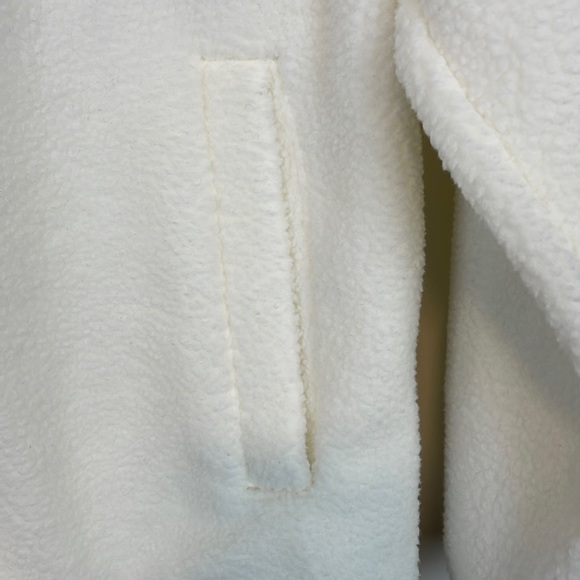 New Gap Off-White Contrast Piping Long Sleeve Soft  Sherpa Jacket Size S - Picture 2 of 9